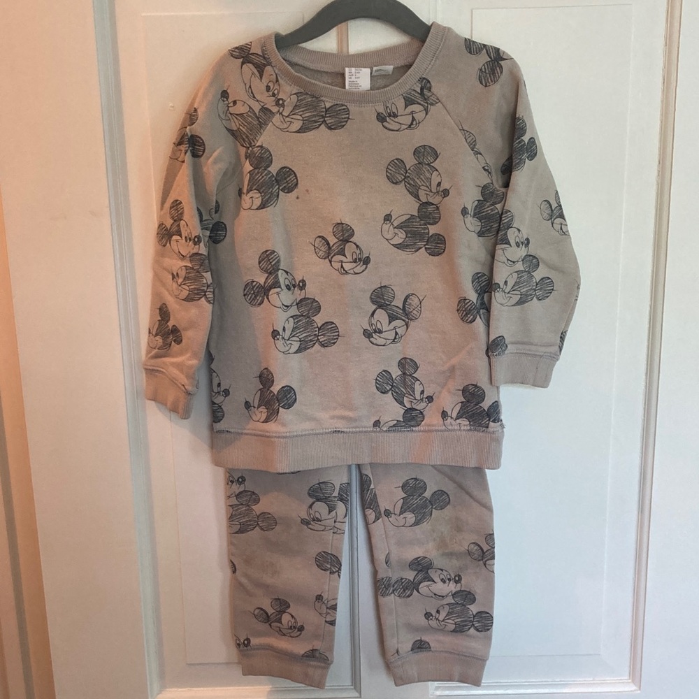 H&M 4T Mickey Disney Gray Knit Sweater set with pants. Slight wear pictured